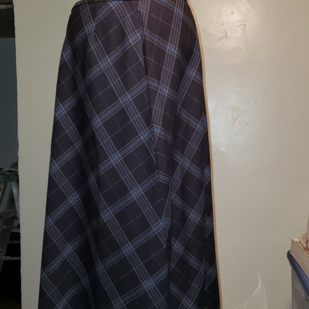 NWOT A-Line Mid Length Skirt size 10